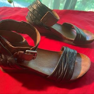 Miz Mooz sandals black and brown all leather. Strap goes around ankle. Size 39